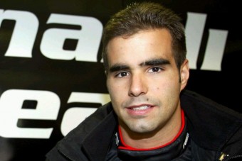 Baumgartner hátra sorolja Hamiltont és Alonsót