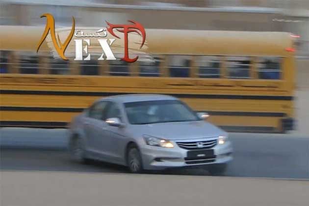 Autóból lövöldöző agyatlan sivatagi hülyék