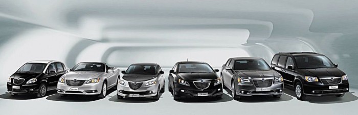 A Lancia Flaviát, a Themát és a Phaedrát a Chrysler 200, 300 illetve a Grand Voyager emblémacseréjével sikerült előállítani. Ez volna a végső döfés a Lanciának, de a márka a Deltából és az Ypsilonból él, feljebb úgysem rúg labdába