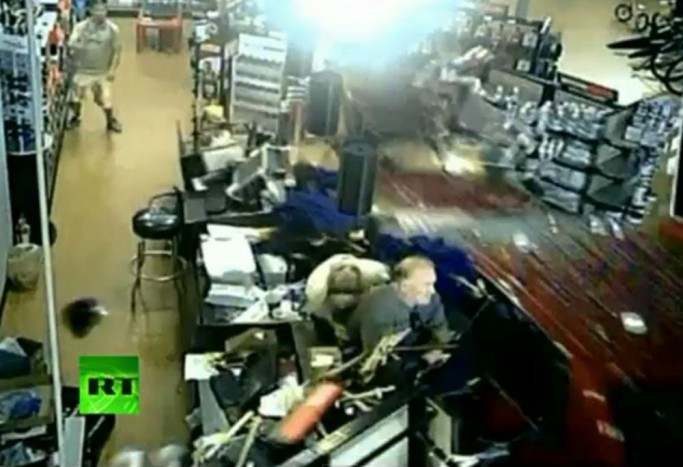 A csattanás minden idiótát utolér