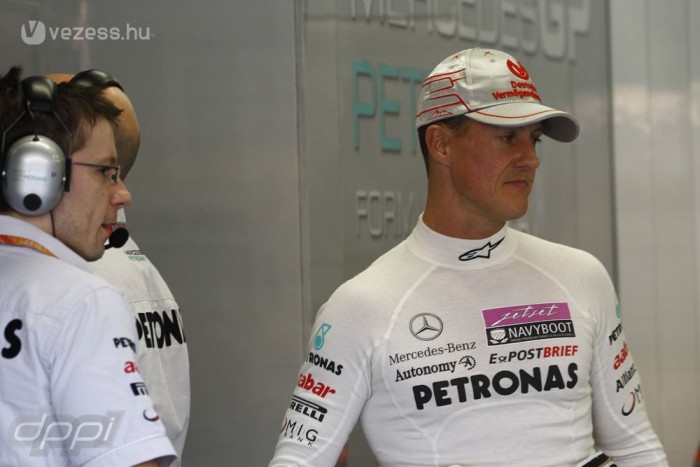 F1: Vettelnek drukkol a spórolós Schumacher 6