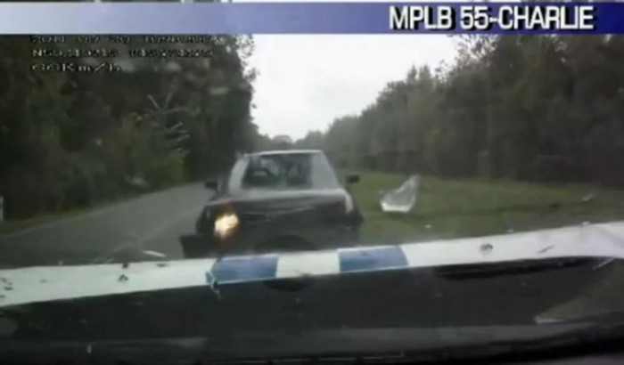 Rendőrrel ütközött a szabálytalan Audis