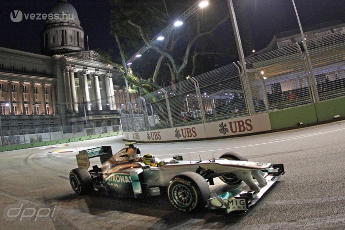 F1: A Mercedes erősebb lesz a hajrára