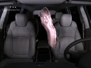 Légzsák óvja egymástól az utasokat