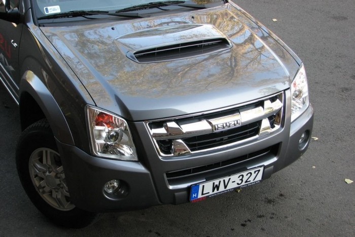 Klasszikus értékek a sárban 11 | Vezess A háromliteres négyhengeres 163 lóerőt tud