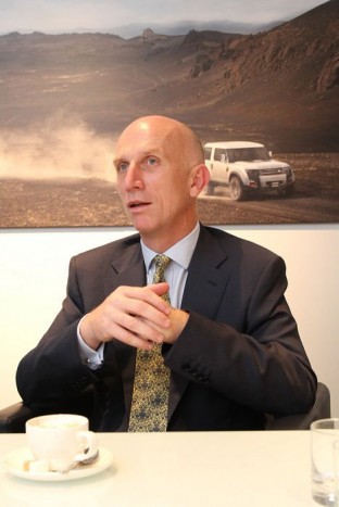 John Edwards mögött a kép még ugyancsak photoshop, 2015-ig nem jön az új Landy