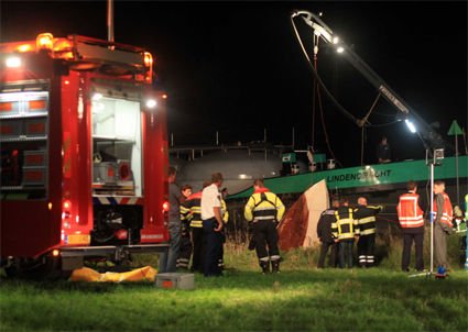 Motorcsónak ütközött hajóval, több áldozat 6