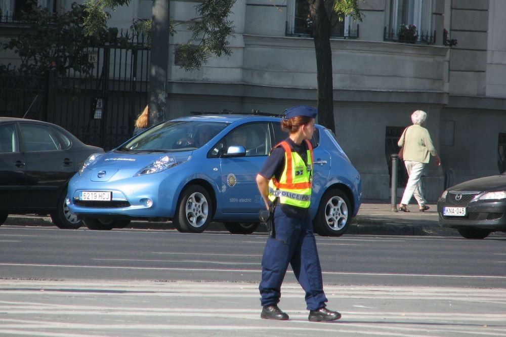 Autópályán nem fog rá kattanni a traffipax: a Leaf végsebessége 145 km/h