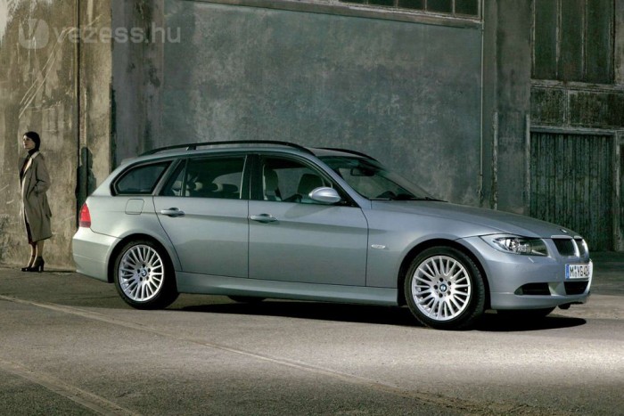 Elvileg Angliában érdemes megvenni a BMW 320d-t, olaszországi ára 1,9 millió forinttal volna magasabb. Persze ki akarna jobbkormányos kocsit behozni? 