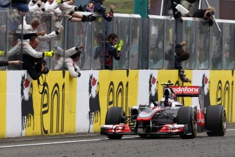 F1: Button újraszerződött a McLarennel