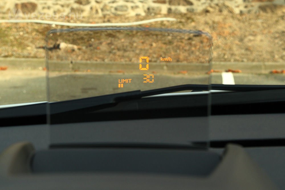 Szegény ember head up display-e