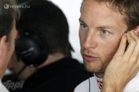 F1: Button uralja Szuzukát 18