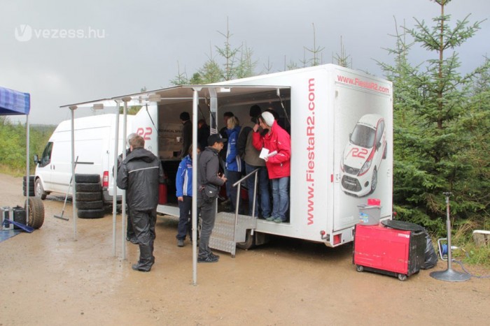 Mire nem jó egy autószállító utánfutó. Autó hiányában átalakítható melegedőnek