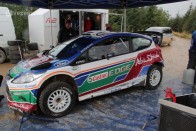 Specialisták segítségével épül a WRC, a turbó Garrett, a motorvezérlő Cosworth, a fék Brembo, a rugóstag Rieger, a sebességváltó elemit az X-trac szállítja