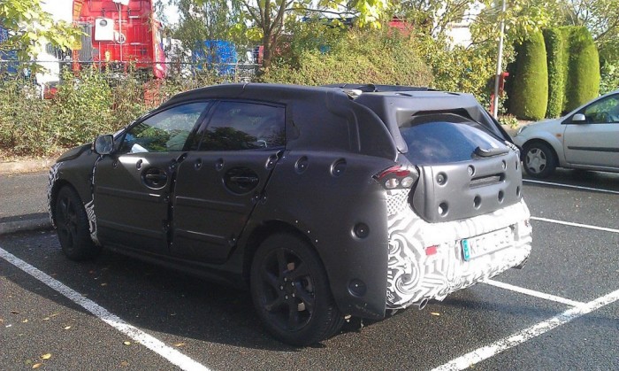 Ötajtós kompakt a Volvótól 3