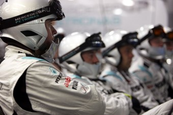 F1: Új ruhát kap a Mercedes