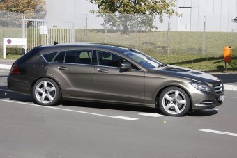 Elegáns kombi a Mercedestől