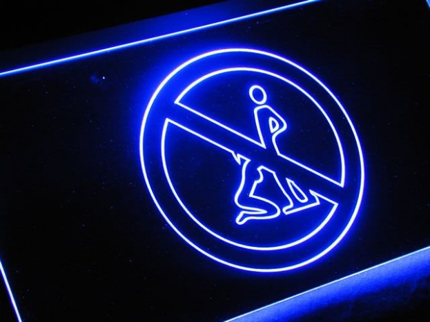 Szexmegvonással az útépítésért