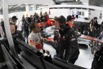 F1: Megeszi-e a gumikat Hamilton?