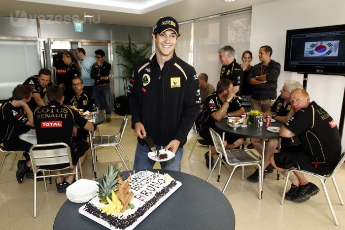 F1: Senna csak a tortának örülhetett 6