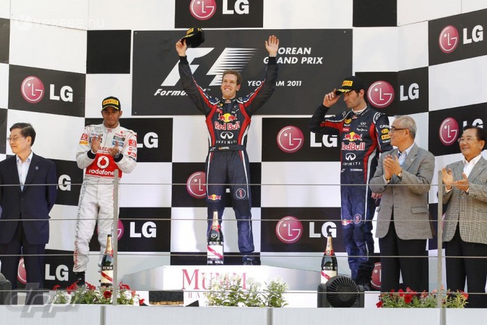 F1: Vettel verte Hamiltont, bajnok a Red Bull 9 | Vezess F1: Vettel verte Hamiltont, bajnok a Red Bull 9