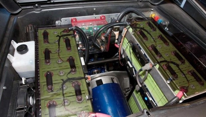 Elektromos hajtás az időutazó autóba 4 | Vezess Elektromos hajtás az időutazó autóba 4