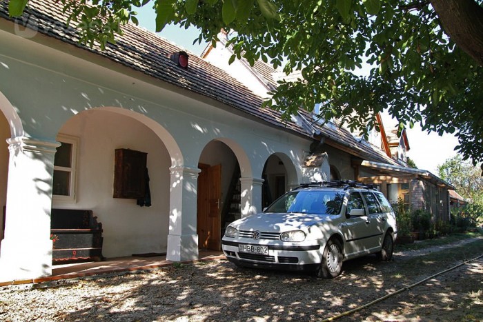 Golffal a Föld körül. Tizenegyszer. 12 | Vezess Természetes élőhelyén, árnyékban hűsölő Golf