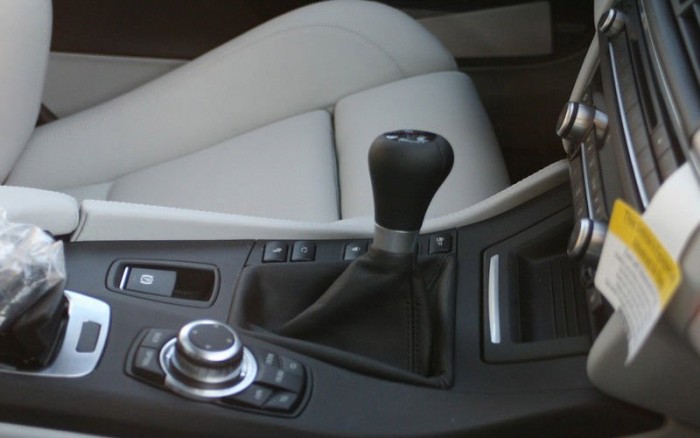 BMW M5: Kézi váltó igen, 4×4 nem 5