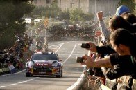 Latvala a gyorsabb, de Loeb vezet 54