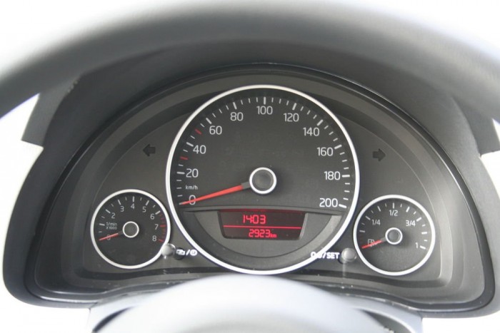 Elég olcsó nekünk a VW up!? 8 | Vezess A világ legkisebb fordulatszámmérőjét láthatjuk!