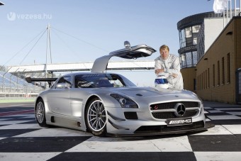 Mika Häkkinen újra versenyez