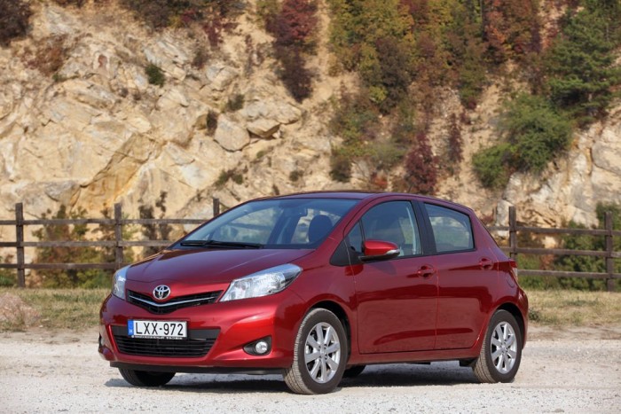 Megjelenésében továbbra is lányautó a Yaris. A harmadik generáció nagy fejlődése, hogy jó benne az automata váltó!