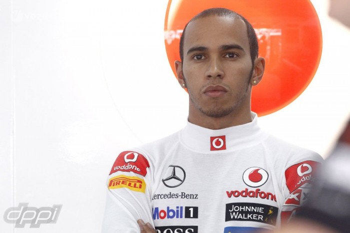 F1: Hamilton kísérőt kap a hétvégére