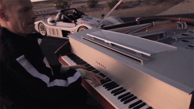 Klasszikus zene benzingőzzel keverve