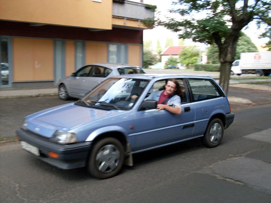 Ez az elmosódott kép a lehúzott ablak hatásosságát imitálná. Főleg télen!