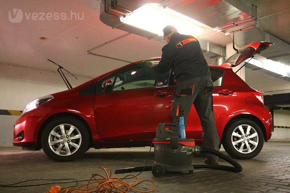 A kis Yarist jó negyedóra alatt varázsolta tisztára gyakorlatilag víz nélkül az InnoWash