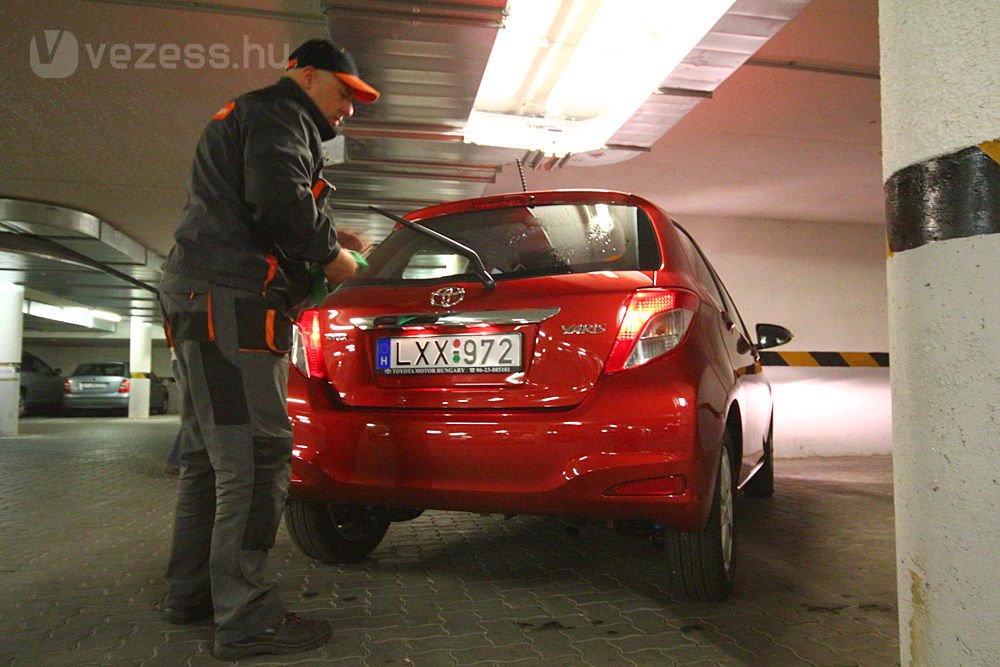 Mikroszálas törlőkendők pucolják karcmentesen a Yarist