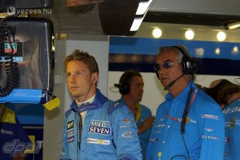 F1: Button nem esett hasra a bóktól