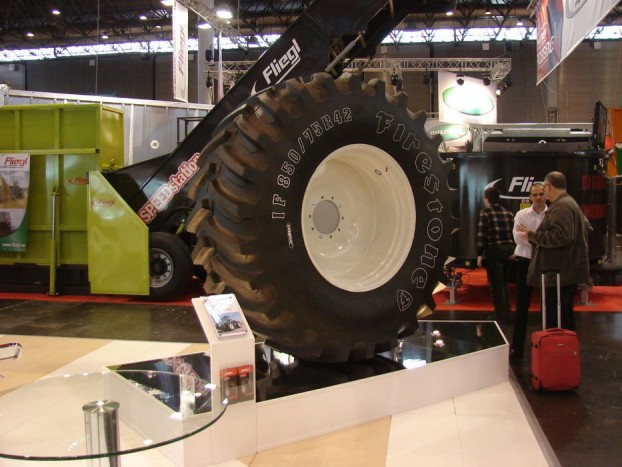 500 kilós gumival a földeken 5 | Vezess 500 kilós gumival a földeken 5