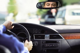 Elítéli, de sok autós vezet álmosan