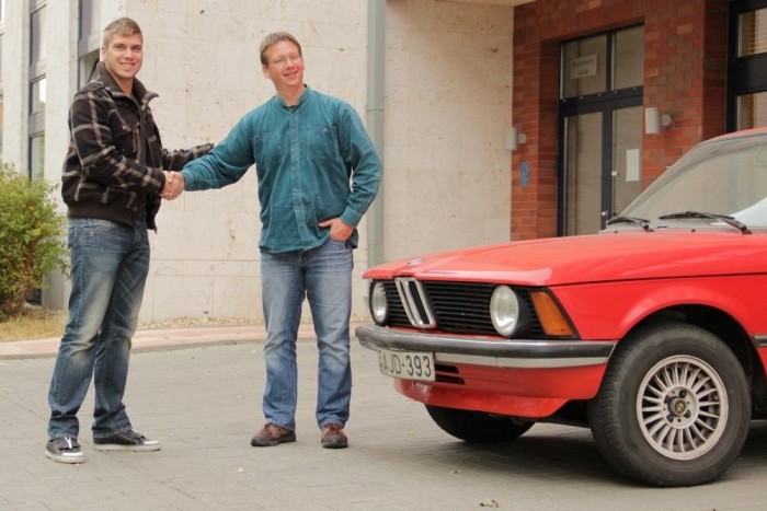 Tschüss, BMW, Grüss Gott, Volkswagen! 7 | Vezess Megpecsételjük az alkut: 215 ezer forintért gazdát cserélt a 29 éves BMW