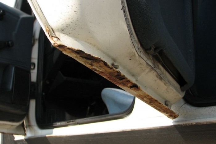 Tschüss, BMW, Grüss Gott, Volkswagen! 11 | Vezess Hát igen. Az idő nem repült el nyomtalanul az ajtók felett, illetve alattuk