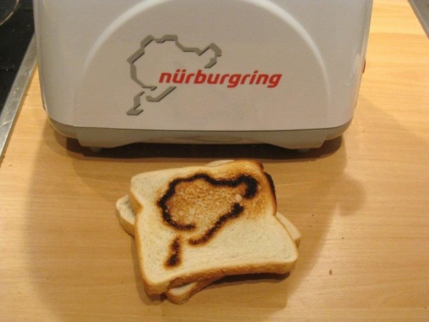 Poénnak jobb mint reggelinek, de a fanatikus rajongóknak ennyi épp elég!