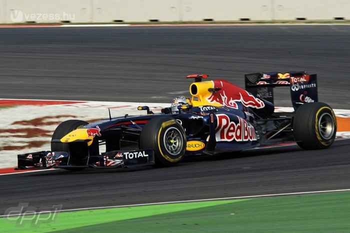 F1: Vettel a szobája alatt alagutazhat