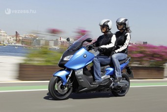 Új kétszemélyes gépek a BMW-től