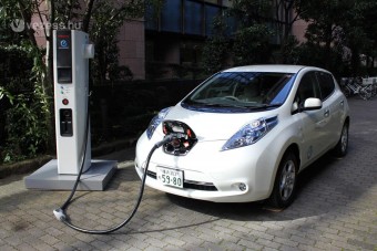 Ingyen töltő villanyautókhoz