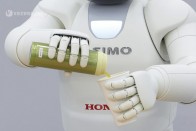 Önállóan dönt a Honda új robotja 7