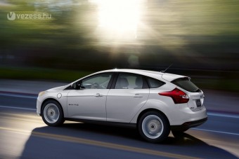 Érkezik a háromhengeres Ford Focus