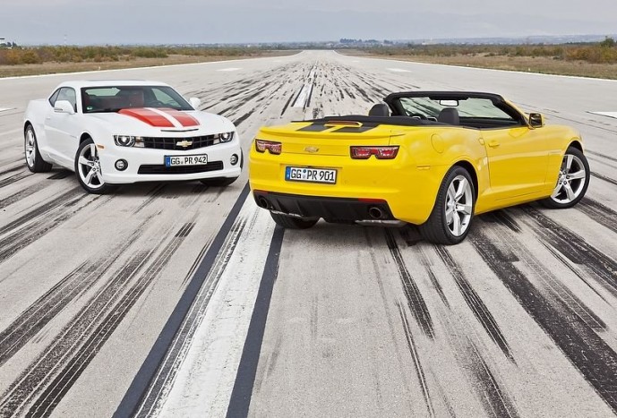 Elöl-hátul apró lámpák teszik gonosszá a megjelenést