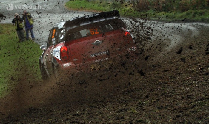 Latvala lenyomta a tökéletes Loeböt 7